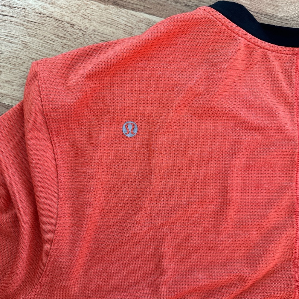 Lululemon Short Sleeve Top - Picture 3 of 6